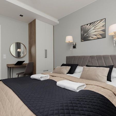 Stunning Family Apartment Ursynow With Parking & Balcony By Noclegi Renters Varsóvia Exterior foto